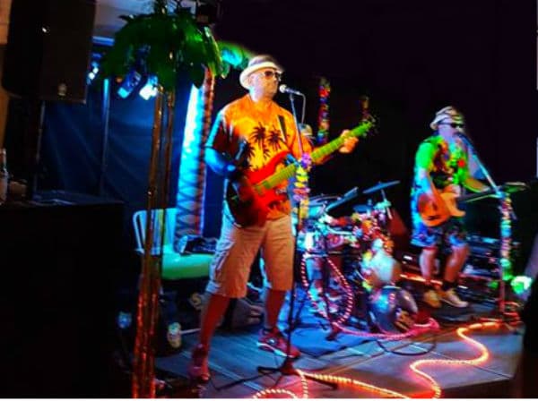 Coverband till tema-festen 1 Hawaii Toy Boys 600 Hawaii Toy Boys 600 hawaii-toy-boys-party -ommartema-och-hawaiitema